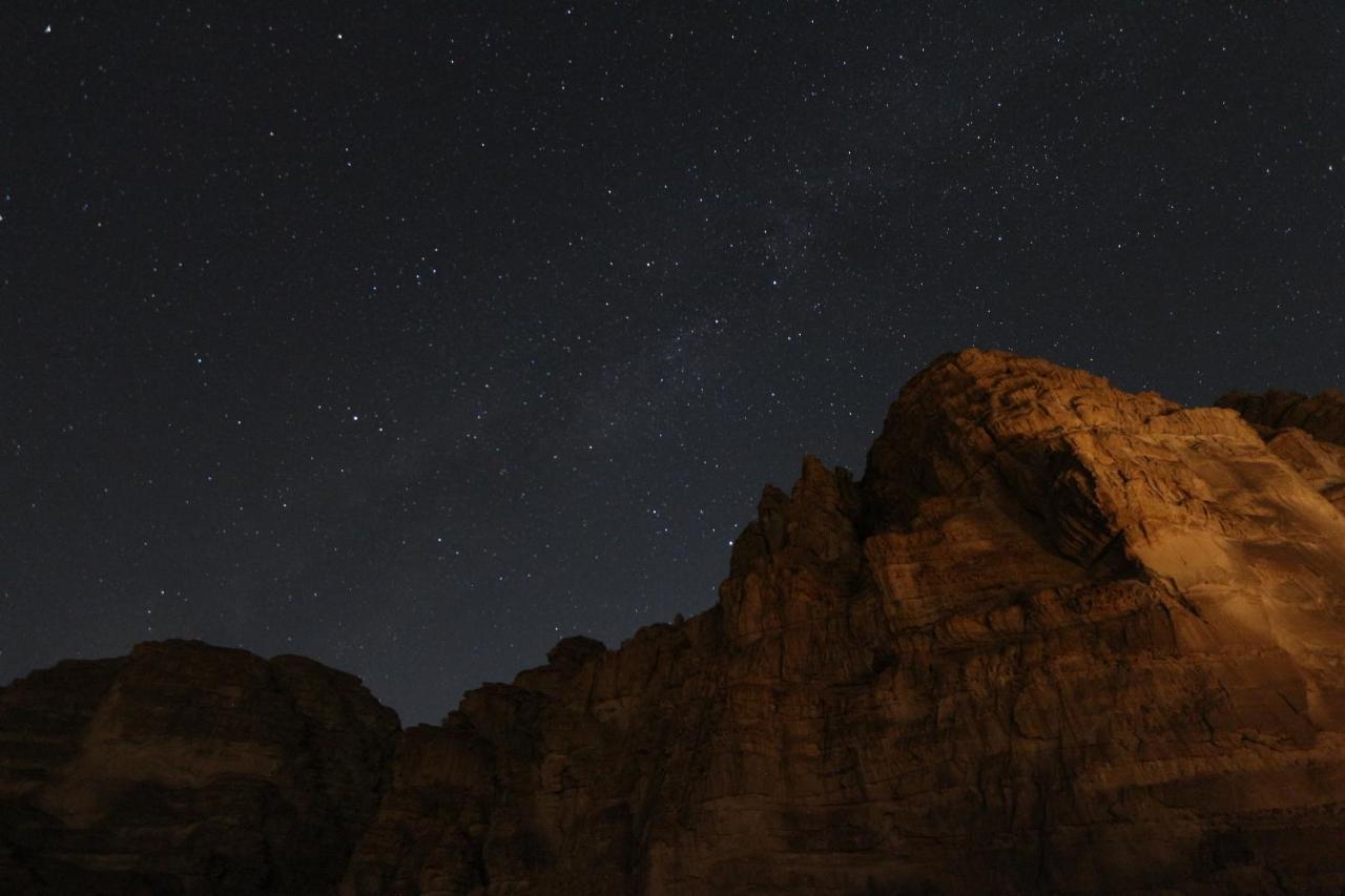 Wadi Rum Hugo Camp Экстерьер фото