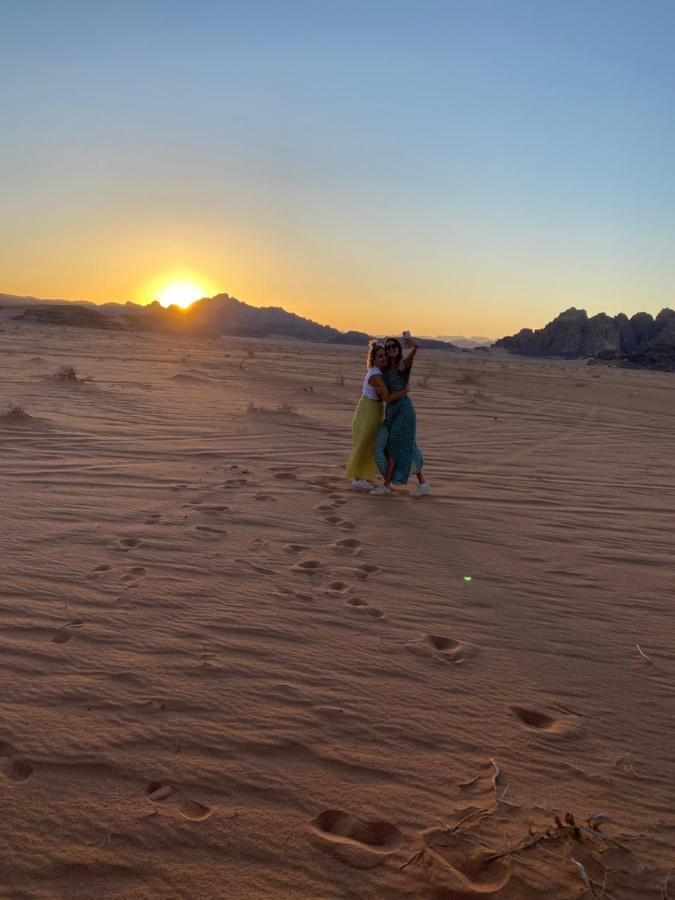 Wadi Rum Hugo Camp Экстерьер фото