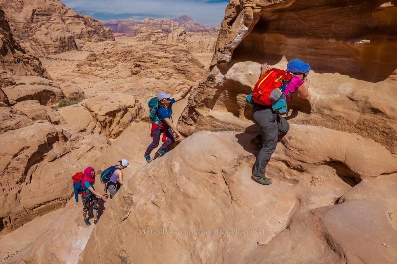 Wadi Rum Hugo Camp Экстерьер фото