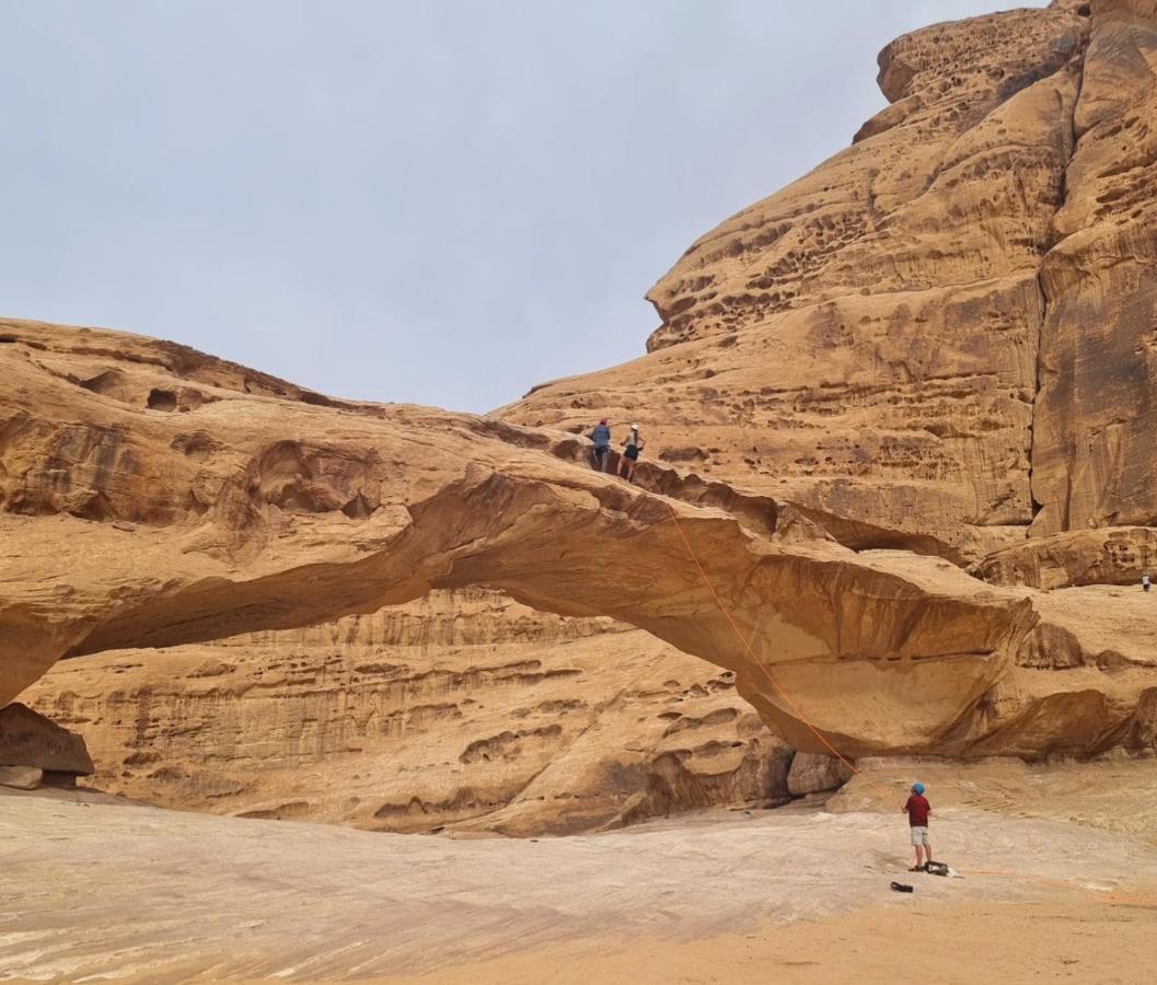 Wadi Rum Hugo Camp Экстерьер фото